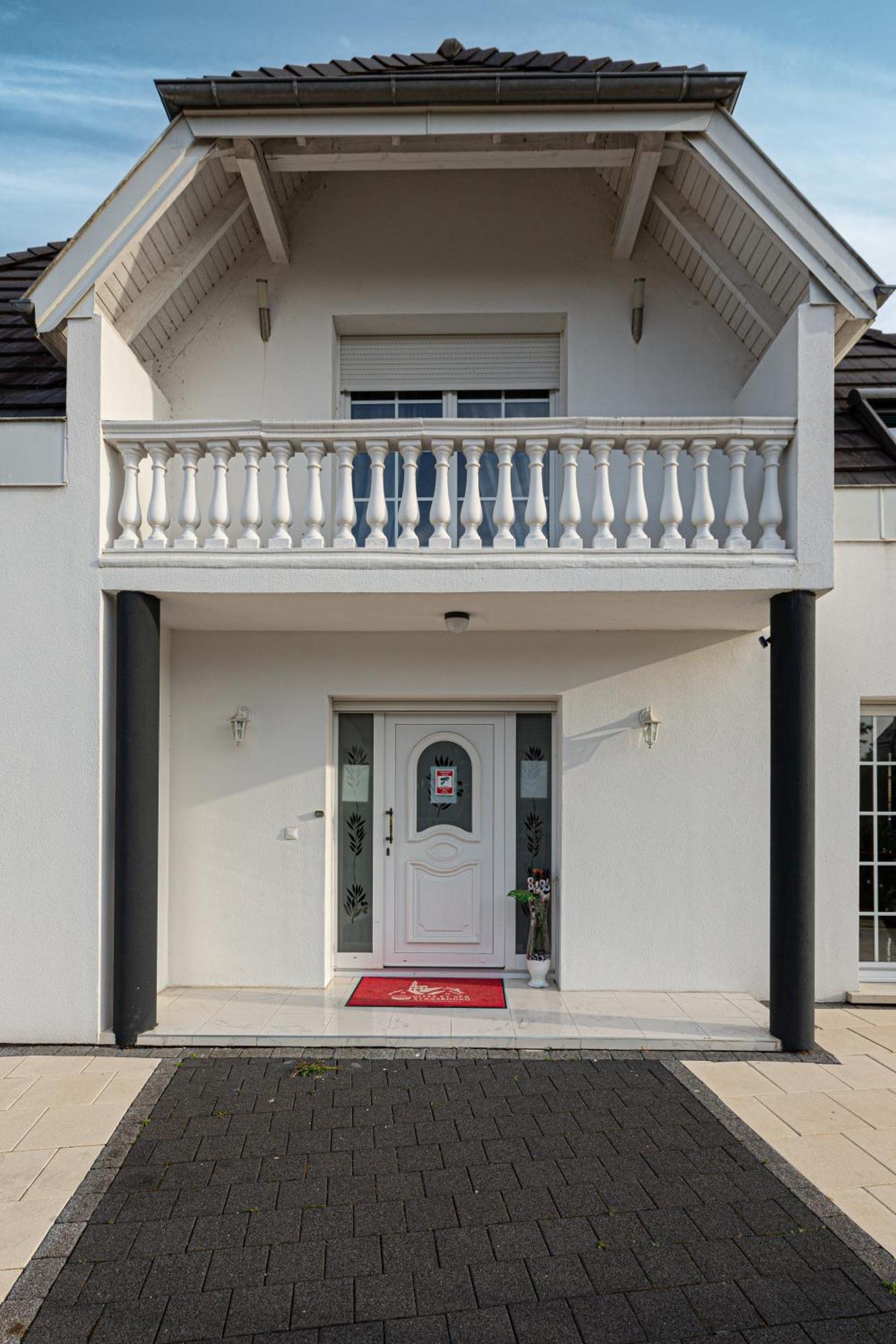 Gites Spa Strasbourg - Villa Ours - Spa Prive, Sauna, Borne D'Arcade, Babyfoot Ittenheim Экстерьер фото